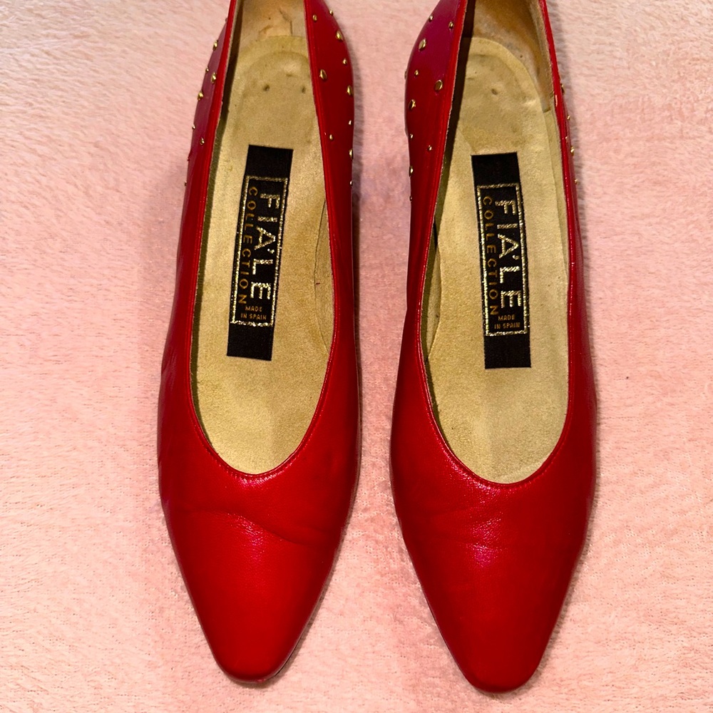 FIA’LE STUNNING RED LEATHER STUDDED HEELS. Size 7. - Picture 2 of 8